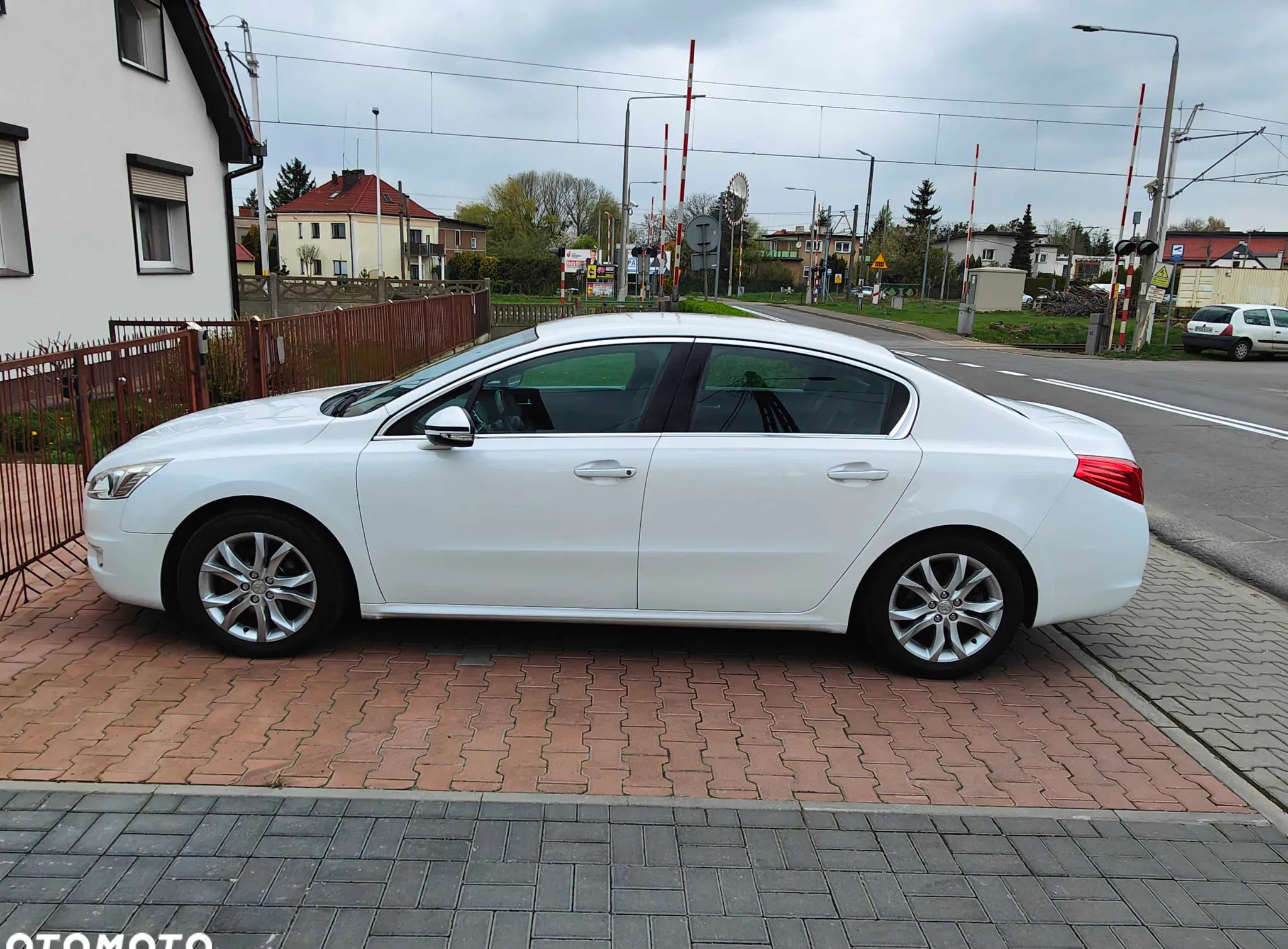 peugeot Peugeot 508 cena 36500 przebieg: 192800, rok produkcji 2013 z Dobra